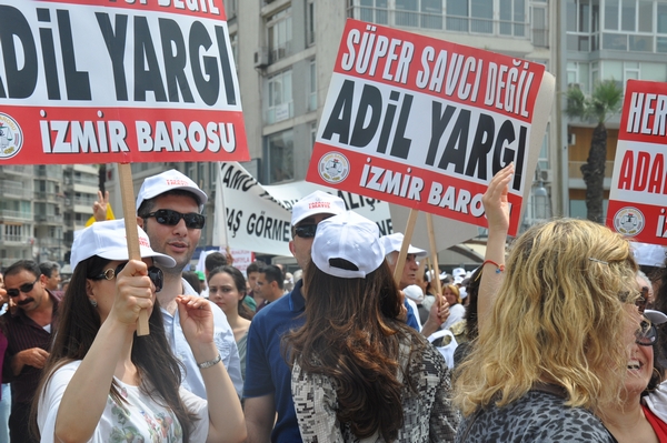 İzmir Barosu 1 Mayıs Alanındaydı