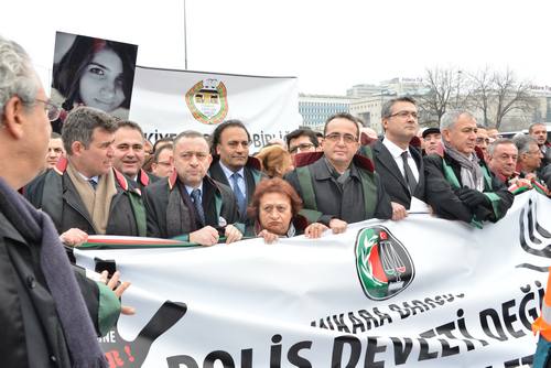 Türkiye'nin Dört Bir Yanından Barolar İç Güvenlik Yasa Tasarısı'na Karşı TBMM'ne Yürüdüler