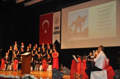 İzmir Barosu Türk Halk Müziği Korosu Konseri Yapıldı